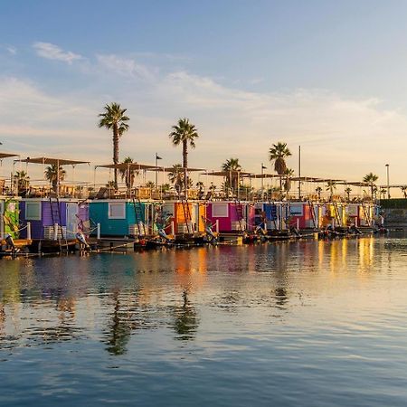Boat Haus - Casas Flotantes Frente A Gibraltar Hotel La Línea de la Concepción Екстериор снимка